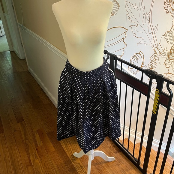 Lindy Bop size 14 navy blue and white polka dot pleated skirt with pockets - Picture 3 of 5